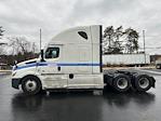 Used 2023 Freightliner Cascadia Detroit DD15AT Semi Truck with Sleeper Cab for sale #589958 - photo 4