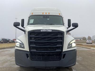 Used 2023 Freightliner Cascadia Detroit DD15AT Semi Truck with Sleeper Cab for sale #590011 - photo 2