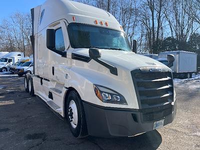 Used 2023 Freightliner Cascadia - photo 1