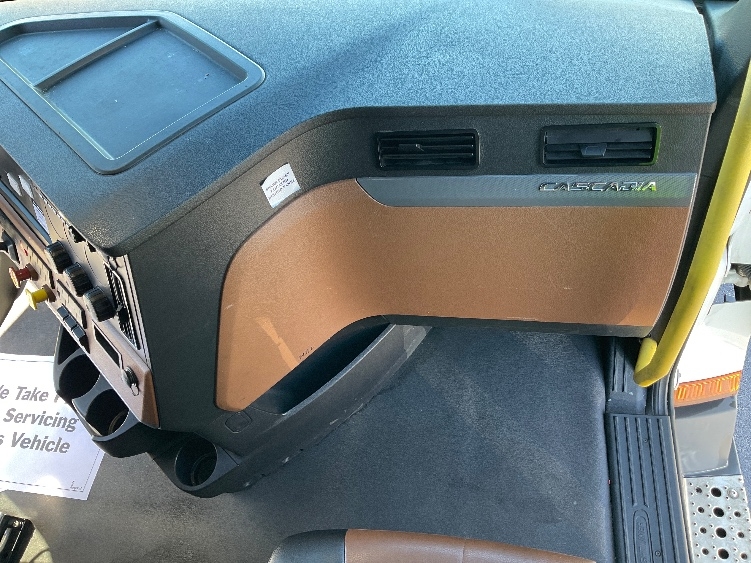 Used 2022 Freightliner Cascadia - photo 16