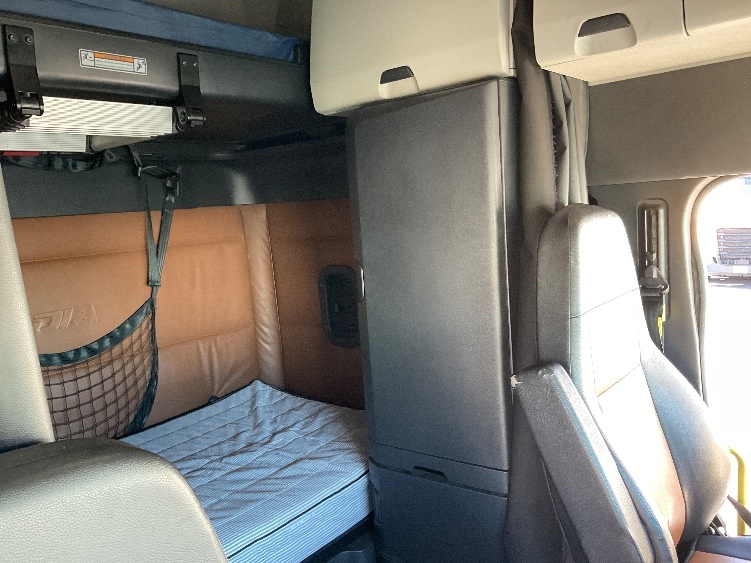 Used 2022 Freightliner Cascadia - photo 20