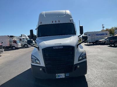Used 2022 Freightliner Cascadia Detroit DD15AT Semi Truck with Sleeper Cab for sale #598240 - photo 2