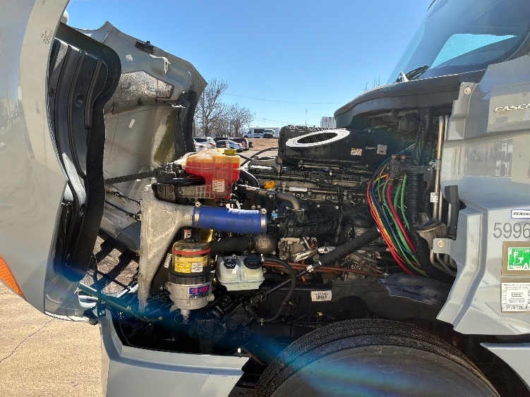Used 2022 Freightliner Cascadia - photo 23