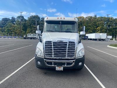 Used 2017 Freightliner Cascadia Detroit DD15 Semi Truck for sale #703596 - photo 2