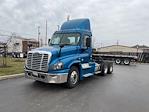 Used 2018 Freightliner Cascadia Detroit DD13 Semi Truck for sale #704015 - photo 3
