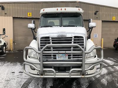 Used 2017 Freightliner Cascadia Detroit DD15 Semi Truck with Sleeper Cab for sale #704272 - photo 2