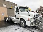 Used 2017 Freightliner Cascadia Detroit DD15 Semi Truck with Sleeper Cab for sale #704272 - photo 1