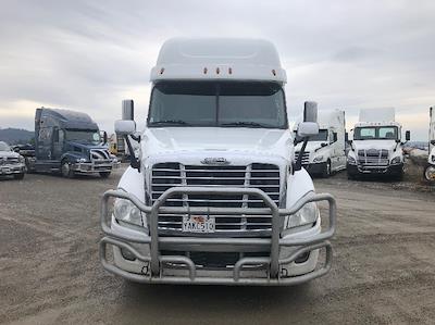 Used 2017 Freightliner Cascadia Detroit DD15 Semi Truck with Sleeper Cab for sale #704273 - photo 2