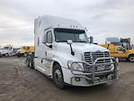 Used 2017 Freightliner Cascadia Detroit DD15 Semi Truck with Sleeper Cab for sale #704273 - photo 1