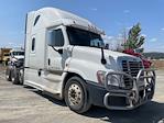 Used 2017 Freightliner Cascadia Detroit DD15 Semi Truck with Sleeper Cab for sale #704274 - photo 1