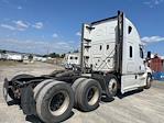 Used 2017 Freightliner Cascadia Detroit DD15 Semi Truck with Sleeper Cab for sale #704274 - photo 5