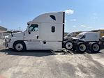Used 2017 Freightliner Cascadia Detroit DD15 Semi Truck with Sleeper Cab for sale #704277 - photo 3