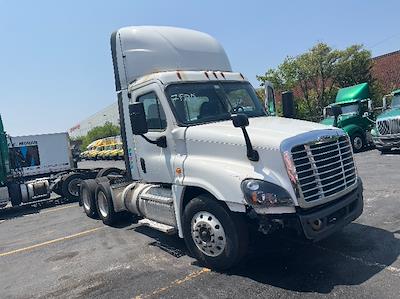 Used 2017 Freightliner Cascadia Detroit DD13 Semi Truck for sale #715801 - photo 1