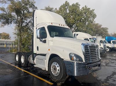 Used 2017 Freightliner Cascadia Detroit DD13 Semi Truck for sale #716046 - photo 1
