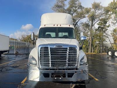 Used 2017 Freightliner Cascadia Detroit DD13 Semi Truck for sale #716046 - photo 2