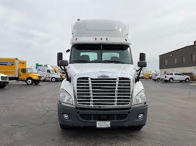 Used 2016 Freightliner Cascadia Detroit DD13 Semi Truck for sale #716641 - photo 2