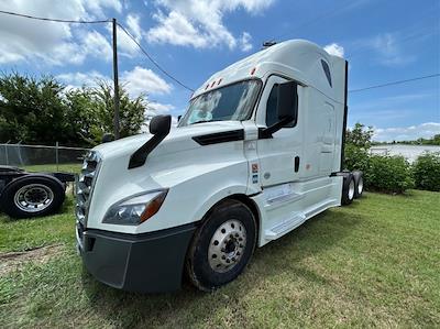 Used 2020 Freightliner Cascadia Detroit DD15AT Semi Truck with Sleeper Cab for sale #717814 - photo 1