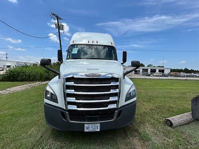 Used 2020 Freightliner Cascadia Detroit DD15AT Semi Truck with Sleeper Cab for sale #717814 - photo 2