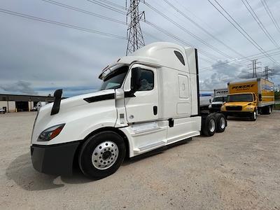 Used 2020 Freightliner Cascadia Detroit DD15AT Semi Truck with Sleeper Cab for sale #718143 - photo 1