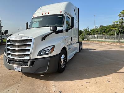 Used 2020 Freightliner Cascadia Detroit DD15AT Semi Truck with Sleeper Cab for sale #718170 - photo 2