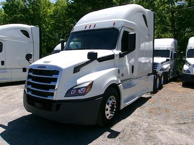 Used 2020 Freightliner Cascadia Detroit DD15AT Semi Truck with Sleeper Cab for sale #718171 - photo 1