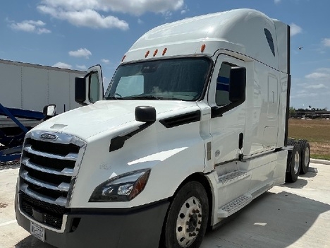 Used 2020 Freightliner Cascadia - photo 8