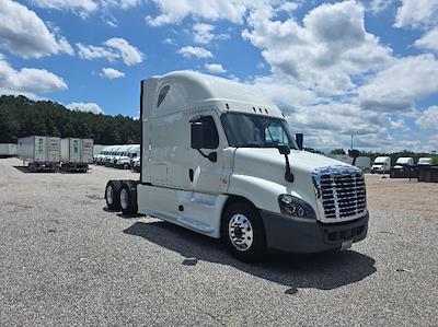 Used 2019 Freightliner Cascadia Detroit DD15AT Semi Truck with Sleeper Cab for sale #718203 - photo 1
