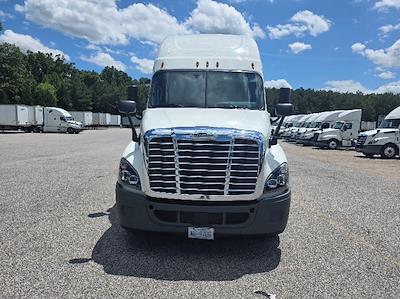Used 2019 Freightliner Cascadia Detroit DD15AT Semi Truck with Sleeper Cab for sale #718203 - photo 2