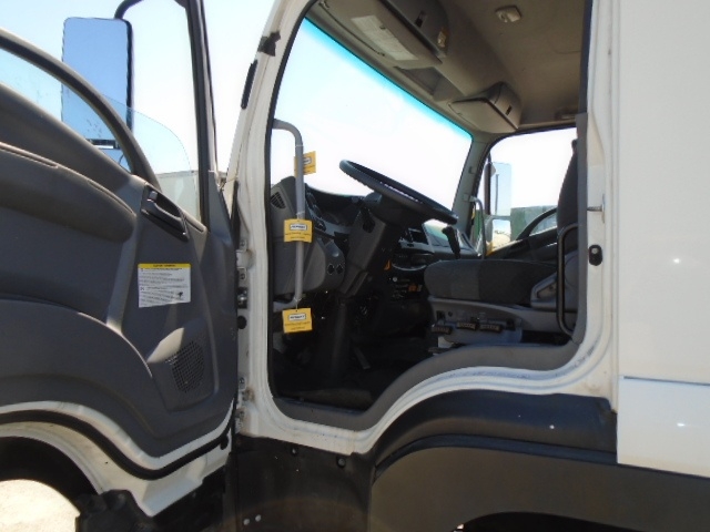 Used 2018 Isuzu FTR - photo 15