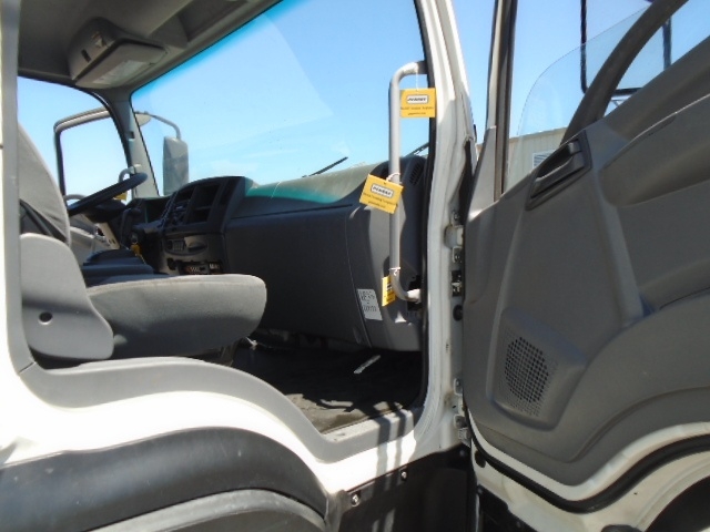 Used 2018 Isuzu FTR - photo 17