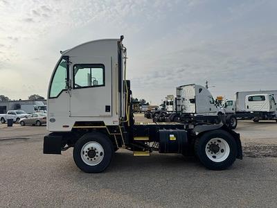 Used 2020 Autocar XSpotter Yard Truck for sale #718220 - photo 2