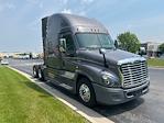 Used 2017 Freightliner Cascadia Detroit DD15AT Semi Truck with Sleeper Cab for sale #718254 - photo 1