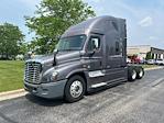 Used 2017 Freightliner Cascadia Detroit DD15AT Semi Truck with Sleeper Cab for sale #718254 - photo 3