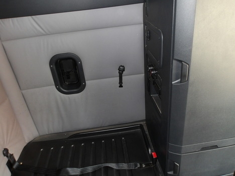 Used 2020 Freightliner Cascadia - photo 15