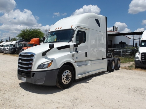 Used 2020 Freightliner Cascadia - photo 5