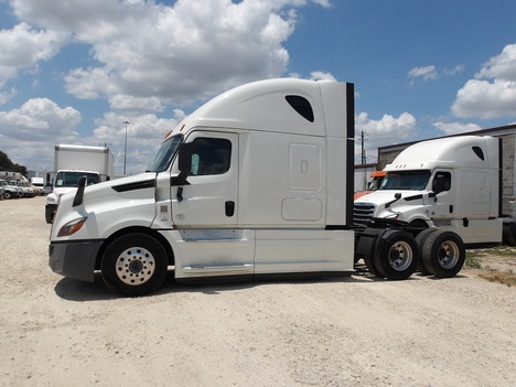 Used 2020 Freightliner Cascadia - photo 6