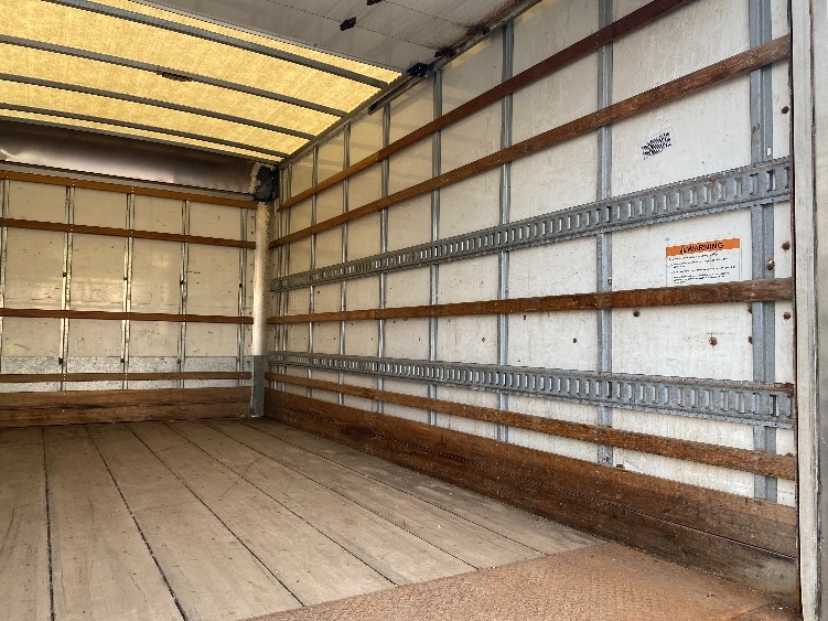 Used 2016 Isuzu NPR-HD - photo 14