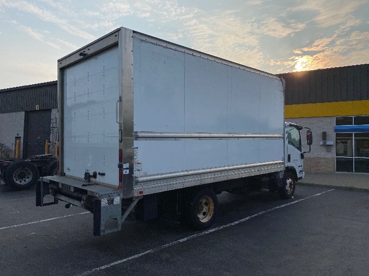 Used 2016 Isuzu NPR-HD - photo 15