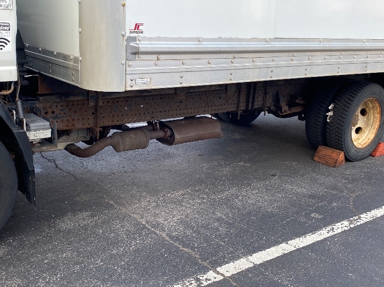 Used 2016 Isuzu NPR-HD - photo 7