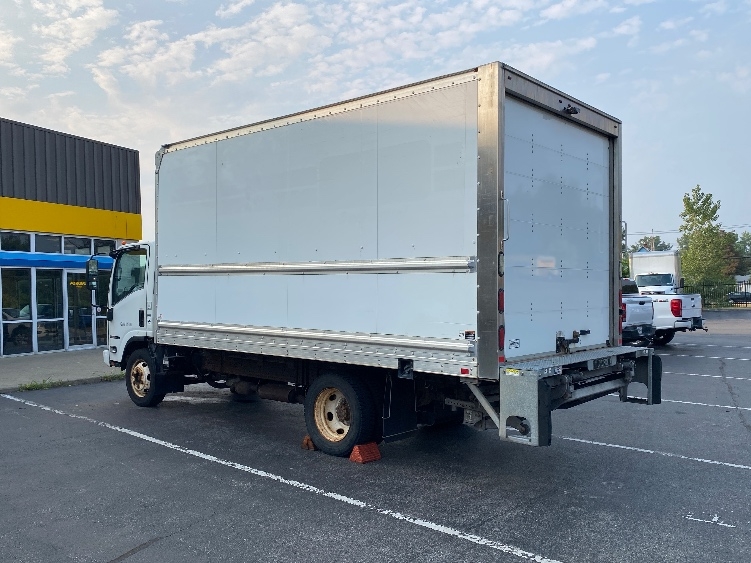 Used 2016 Isuzu NPR-HD - photo 8