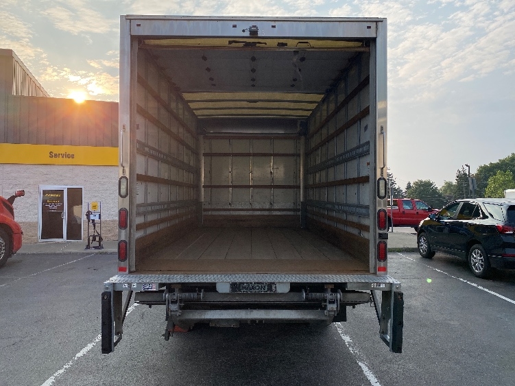Used 2016 Isuzu NPR-HD - photo 10