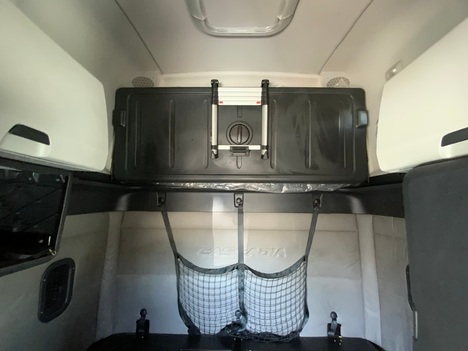 Used 2020 Freightliner Cascadia - photo 13