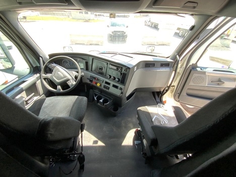 Used 2020 Freightliner Cascadia - photo 15
