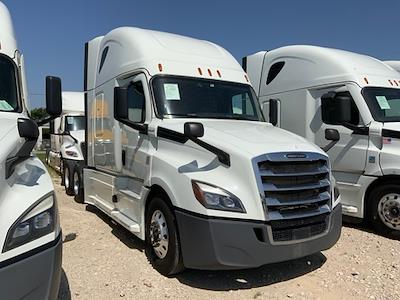 Used 2020 Freightliner Cascadia Detroit DD15AT Semi Truck with Sleeper Cab for sale #718375 - photo 1