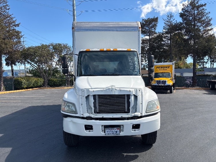 Used 2013 Hino 268A - photo 2