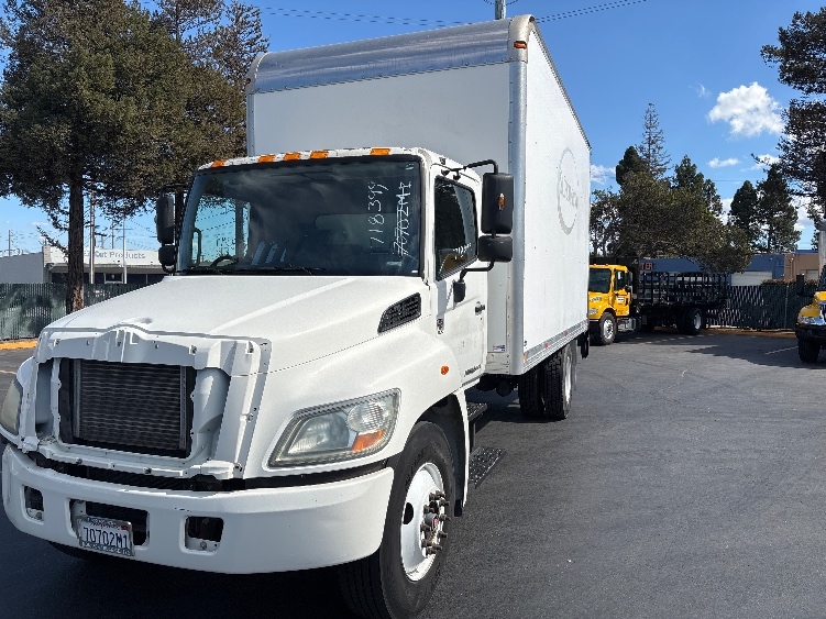 Used 2013 Hino 268A - photo 5