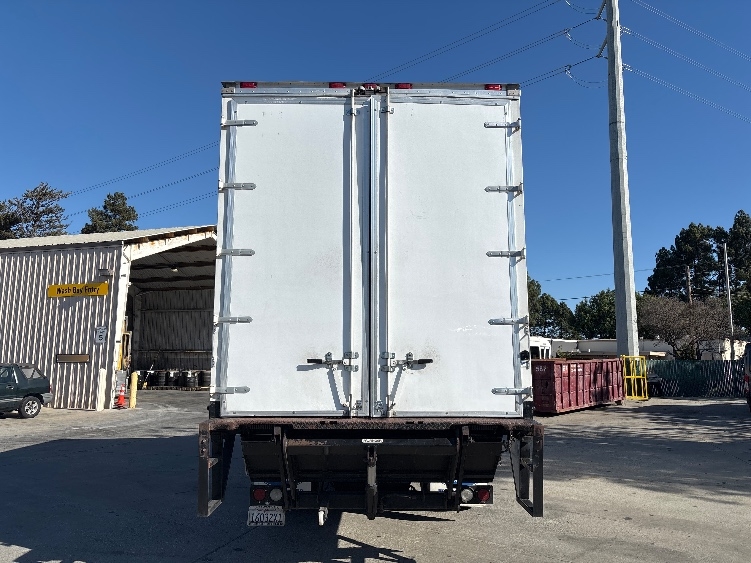 Used 2016 Hino 268A - photo 9