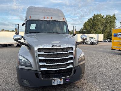 Used 2020 Freightliner Cascadia Detroit DD15AT Semi Truck with Sleeper Cab for sale #718442 - photo 2