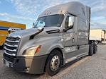 Used 2020 Freightliner Cascadia Detroit DD15AT Semi Truck with Sleeper Cab for sale #718442 - photo 3