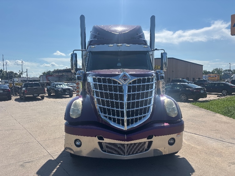 Used 2017 International LoneStar - photo 2